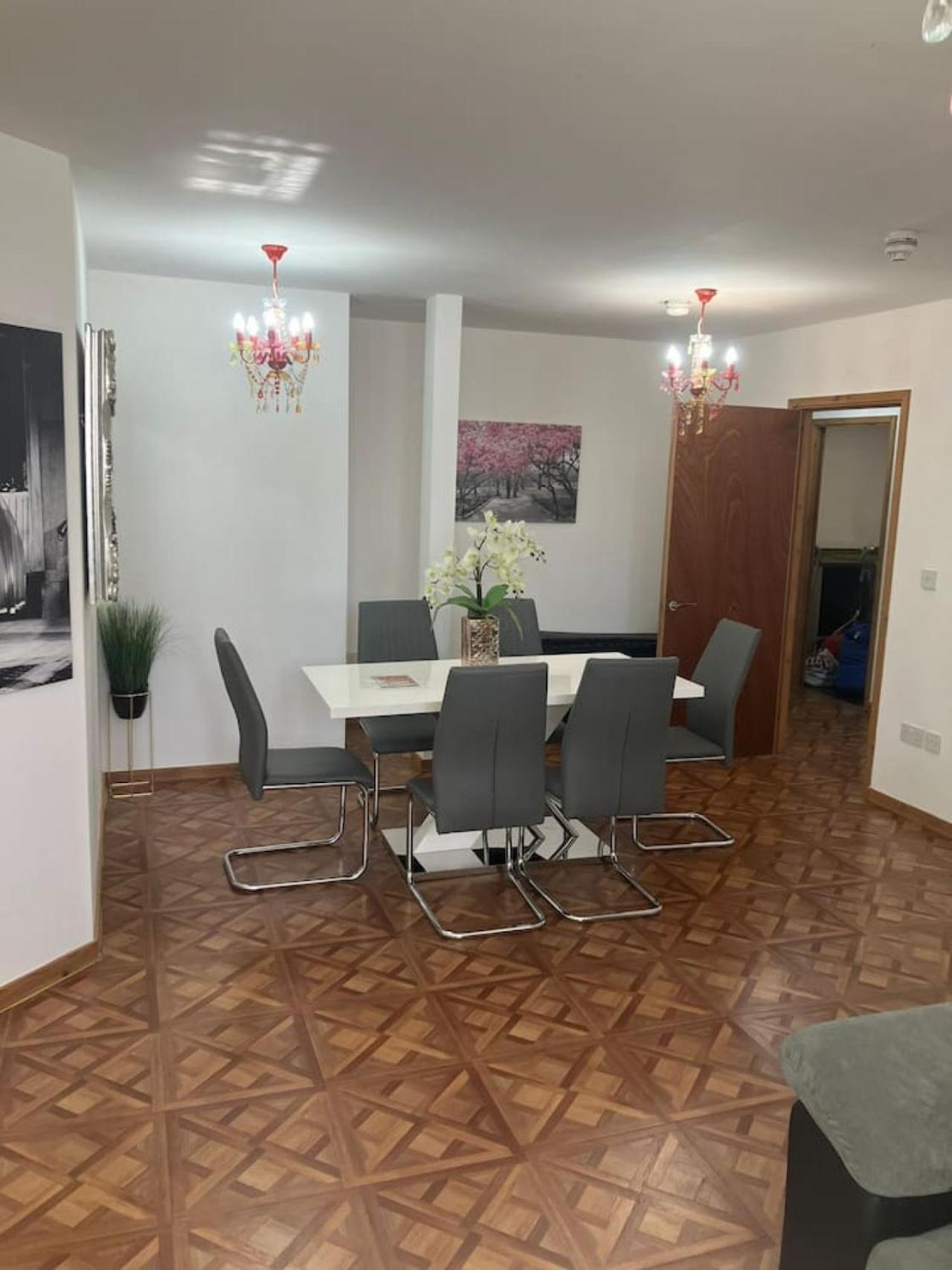 Apartment Luna Church Conversion 1 *